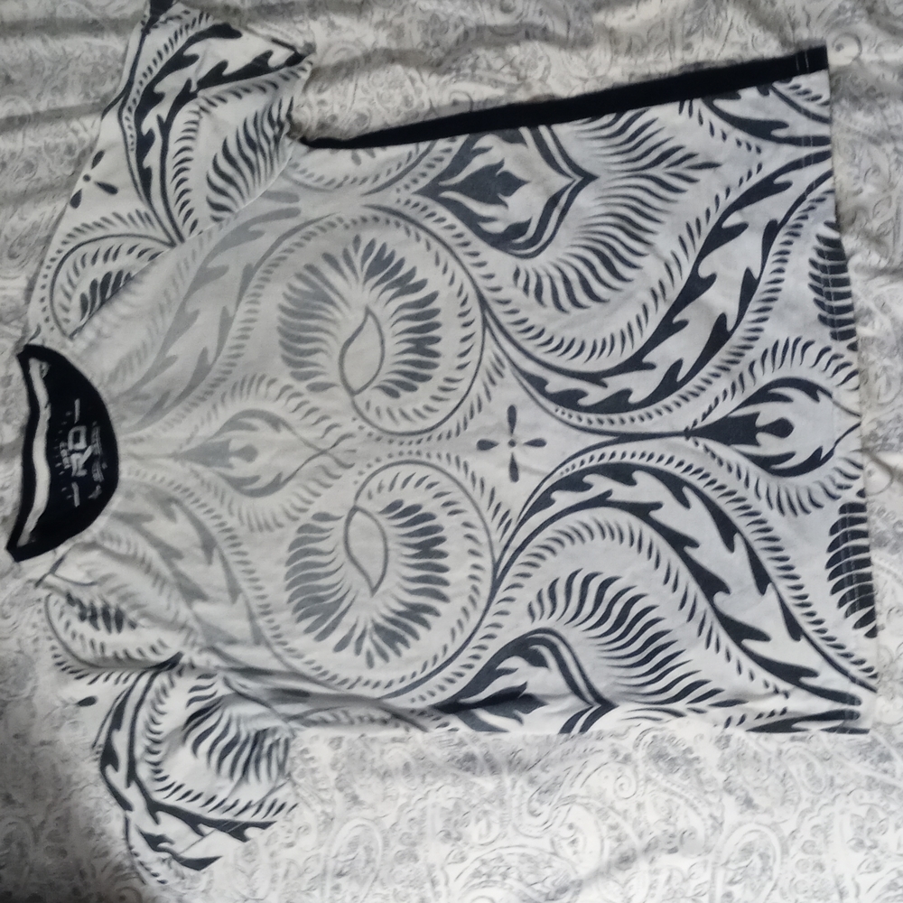 RD Floral design T-shirt